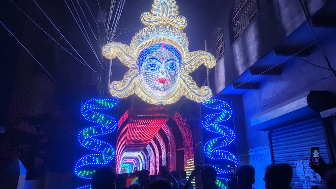 Helapukur Sarbojanin Jagadhatri Puja Committee